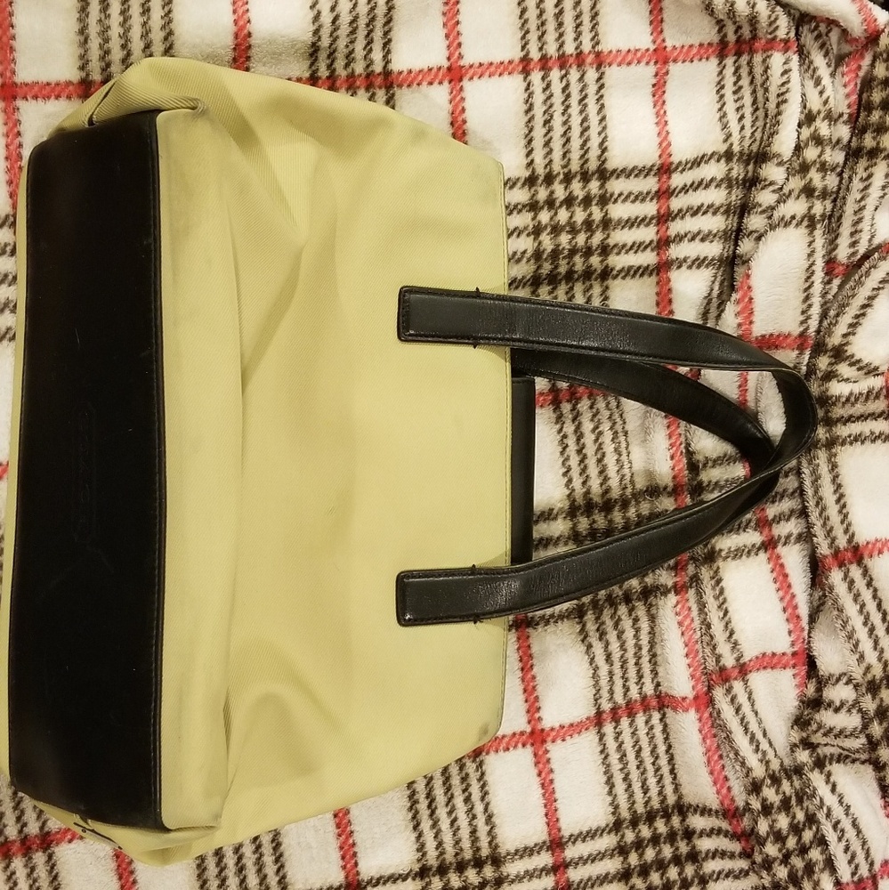 COACH MEDIUM BEIGE HANDBAG GREAT CONDITION